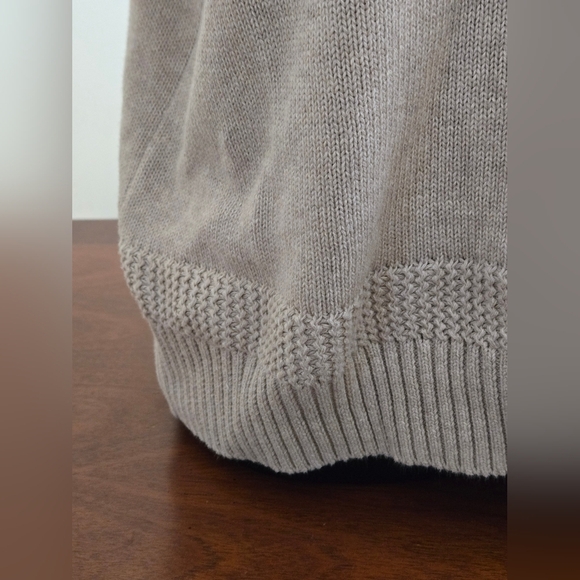 🆕️ Joie 100% Cotton Cream Color Short Sleeve V-Neck Sweater Size Small - Picture 2 of 10